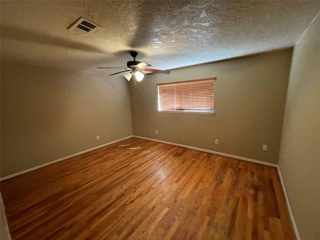 181 Greenleaf Lane, Conroe, TX 77304