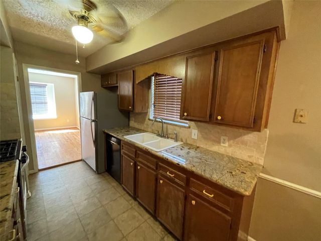 181 Greenleaf Lane, Conroe, TX 77304