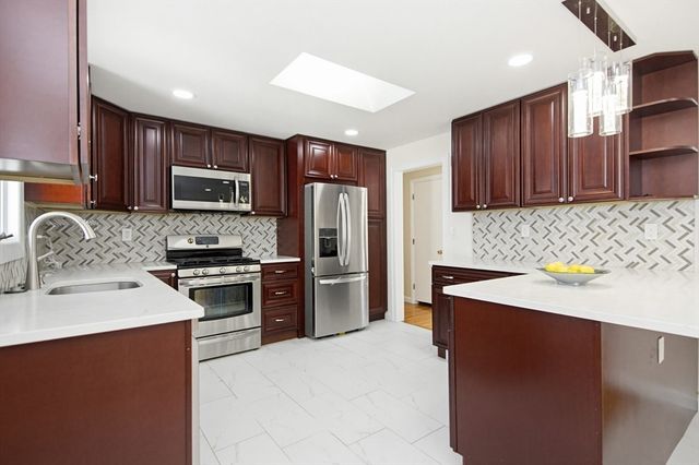 31 Spring Ln, Sharon, MA 02067