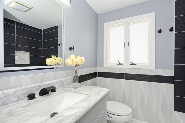 31 Spring Ln, Sharon, MA 02067