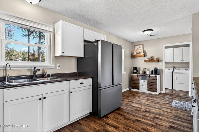 6021 E Red Oak Court, Jacksonville, NC 28546