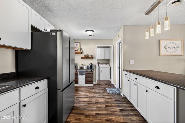 6021 E Red Oak Court, Jacksonville, NC 28546