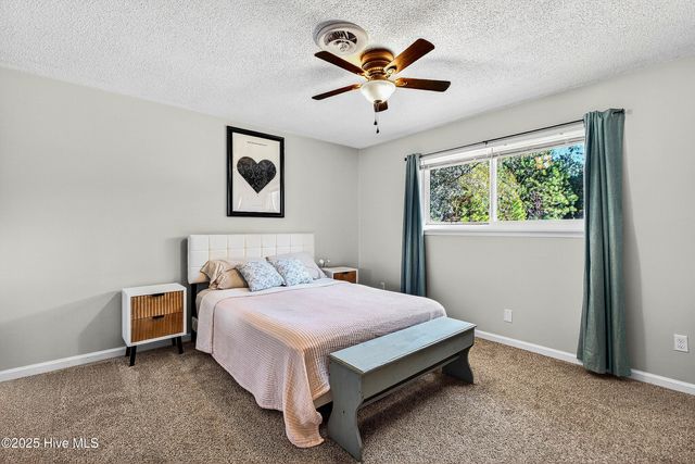 6021 E Red Oak Court, Jacksonville, NC 28546