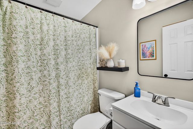 6021 E Red Oak Court, Jacksonville, NC 28546