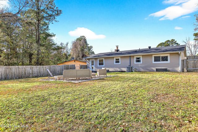 6021 E Red Oak Court, Jacksonville, NC 28546