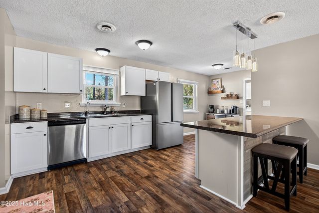 6021 E Red Oak Court, Jacksonville, NC 28546