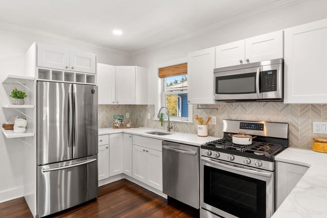 16 Phelps St 2, Salem, MA 01970