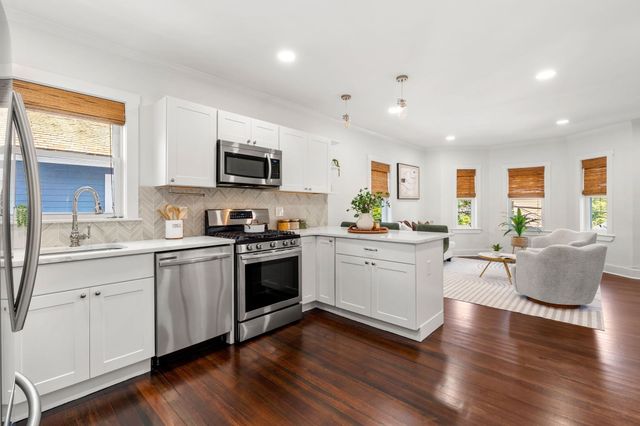 16 Phelps St 2, Salem, MA 01970