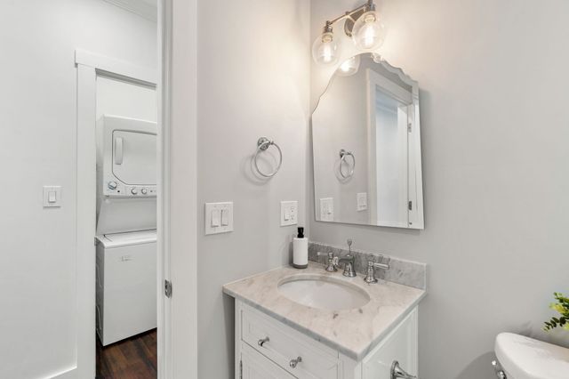 16 Phelps St 2, Salem, MA 01970