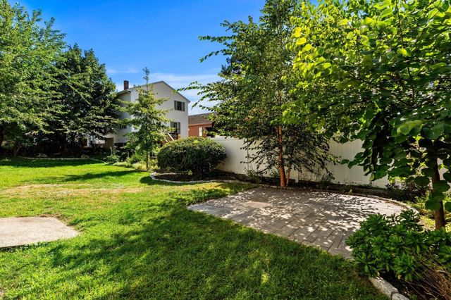 16 Phelps St 2, Salem, MA 01970