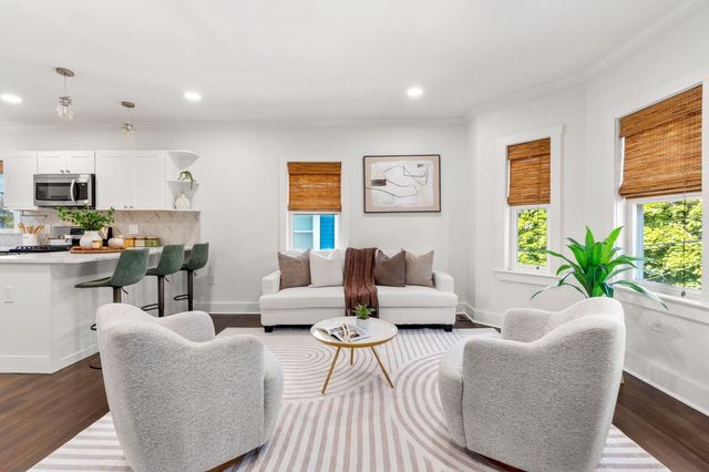 16 Phelps St 2, Salem, MA 01970
