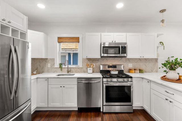 16 Phelps St 2, Salem, MA 01970