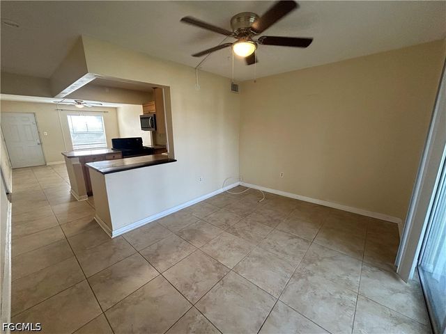 2828 Jackson ST J3, Fort Myers, FL 33901