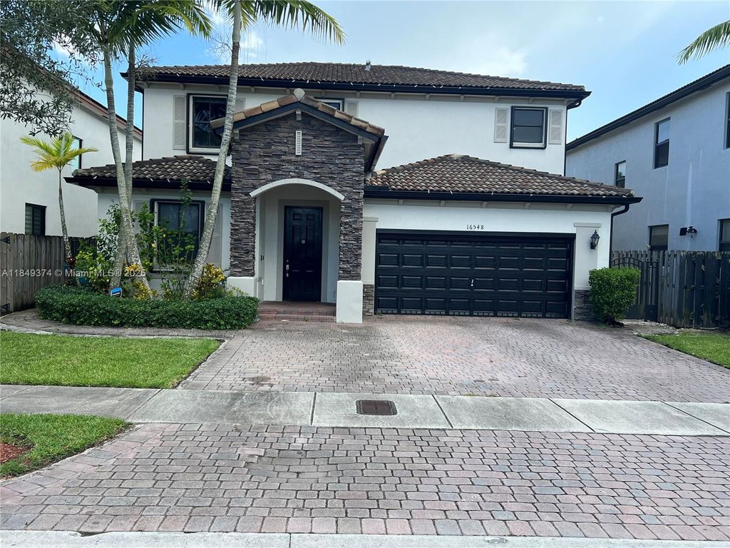 16548 SW 43rd Ln, Miami, FL 33185