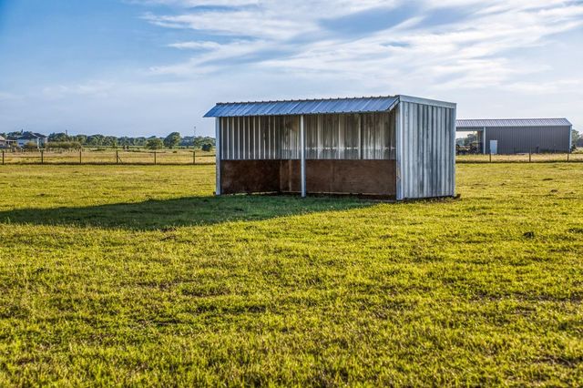 2455 County Road 289, East Bernard, TX 77435