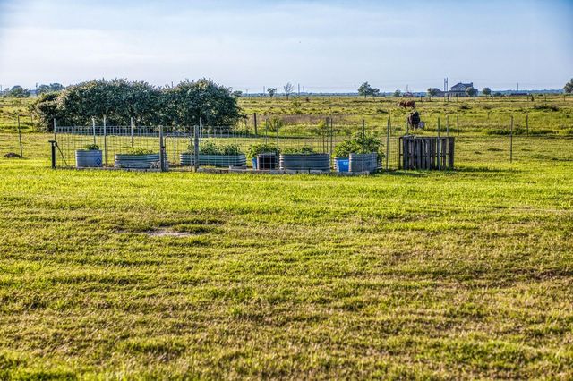 2455 County Road 289, East Bernard, TX 77435