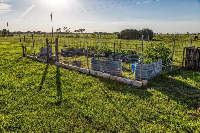 2455 County Road 289, East Bernard, TX 77435