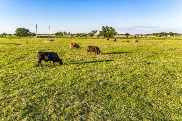 2455 County Road 289, East Bernard, TX 77435