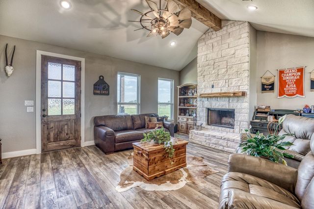 2455 County Road 289, East Bernard, TX 77435