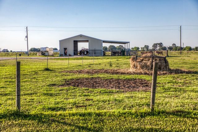 2455 County Road 289, East Bernard, TX 77435
