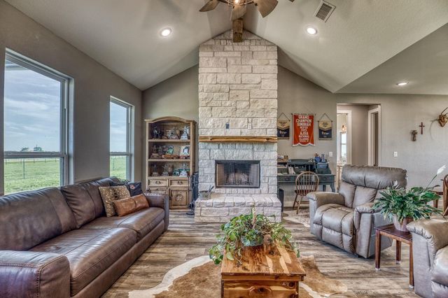 2455 County Road 289, East Bernard, TX 77435