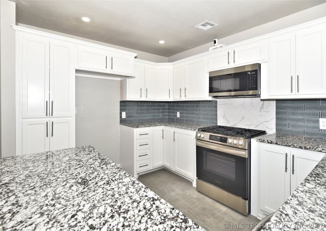 2104 N Boston Place, Tulsa, OK 74106