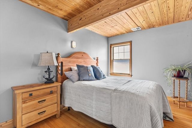10 Nimrod Way, Wareham, MA 02571