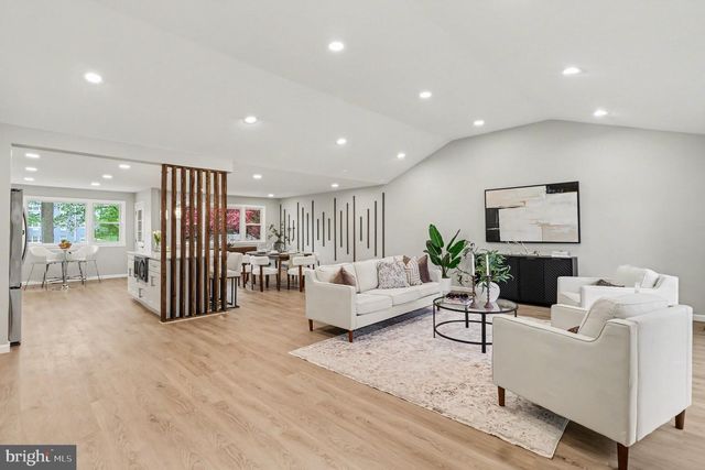 7804 LOUISE LN, Wyndmoor, PA 19038