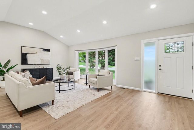 7804 LOUISE LN, Wyndmoor, PA 19038