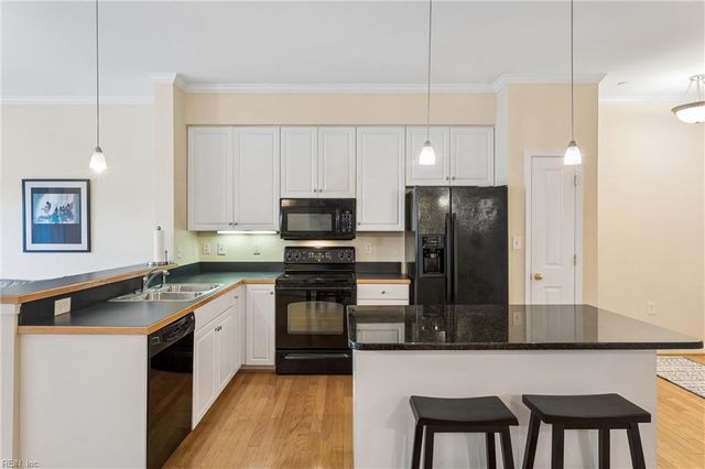 230 Nat Turner Blvd S Apt 3013, Newport News, VA 23606