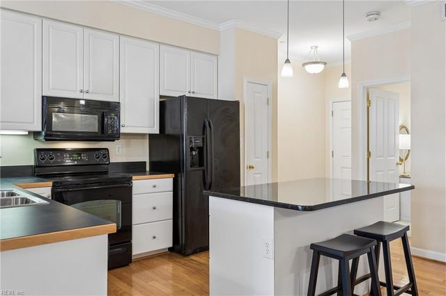 230 Nat Turner Blvd S Apt 3013, Newport News, VA 23606
