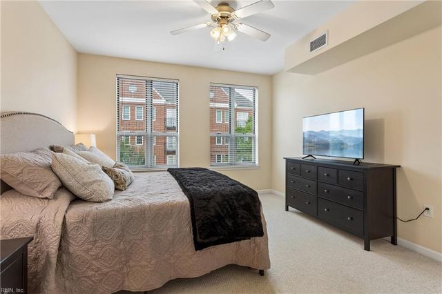 230 Nat Turner Blvd S Apt 3013, Newport News, VA 23606