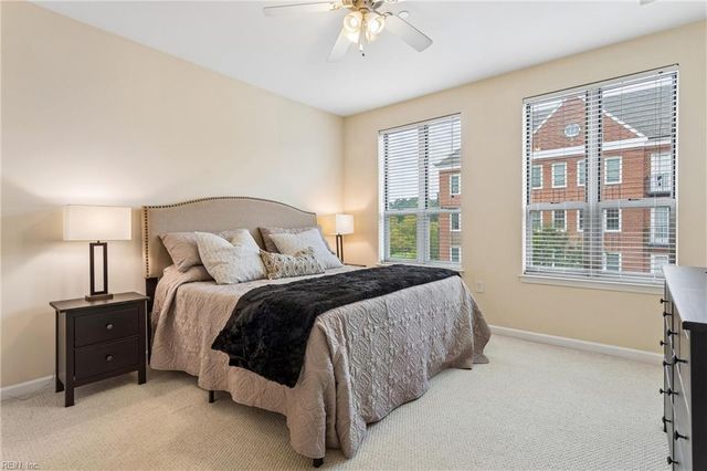 230 Nat Turner Blvd S Apt 3013, Newport News, VA 23606