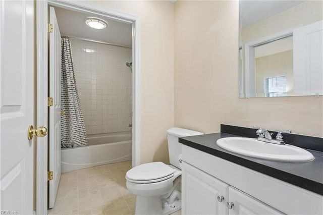 230 Nat Turner Blvd S Apt 3013, Newport News, VA 23606