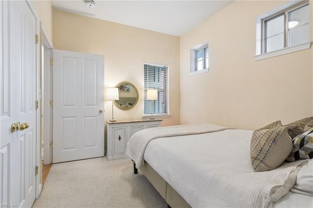 230 Nat Turner Blvd S Apt 3013, Newport News, VA 23606