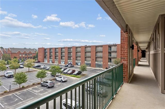 230 Nat Turner Blvd S Apt 3013, Newport News, VA 23606