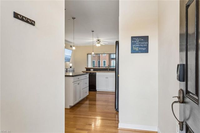 230 Nat Turner Blvd S Apt 3013, Newport News, VA 23606