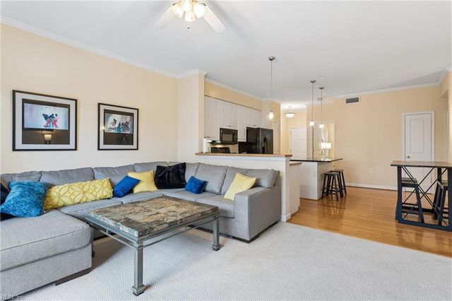230 Nat Turner Blvd S Apt 3013, Newport News, VA 23606