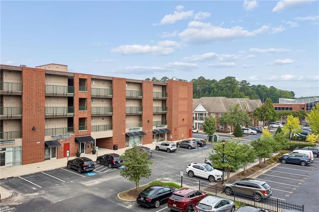 230 Nat Turner Blvd S Apt 3013, Newport News, VA 23606