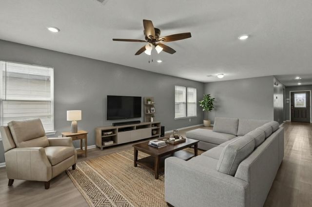 2611 Hawthorn Mill Lane, Houston, TX 77038