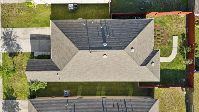 2611 Hawthorn Mill Lane, Houston, TX 77038