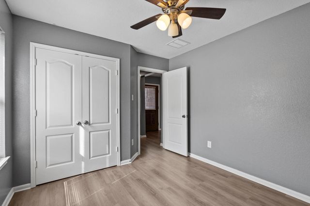 2611 Hawthorn Mill Lane, Houston, TX 77038