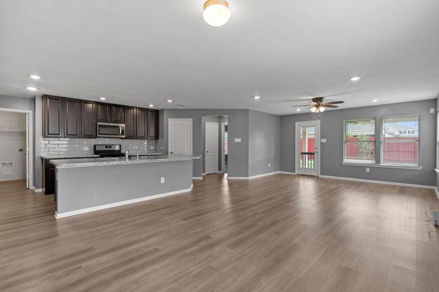 2611 Hawthorn Mill Lane, Houston, TX 77038