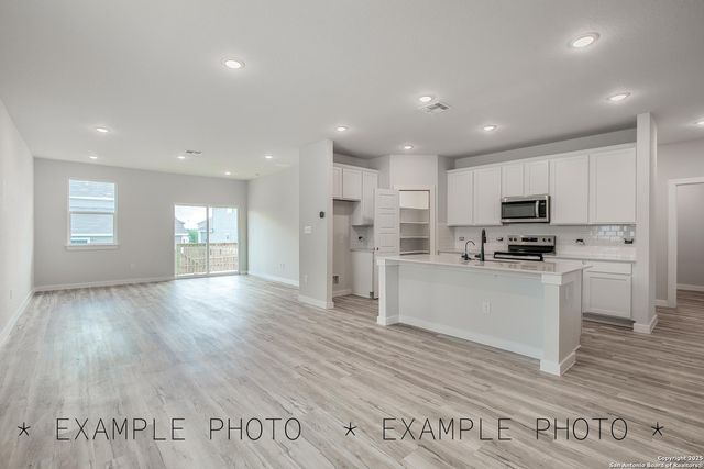 2125 Maestro Drive, Seguin, TX 78155