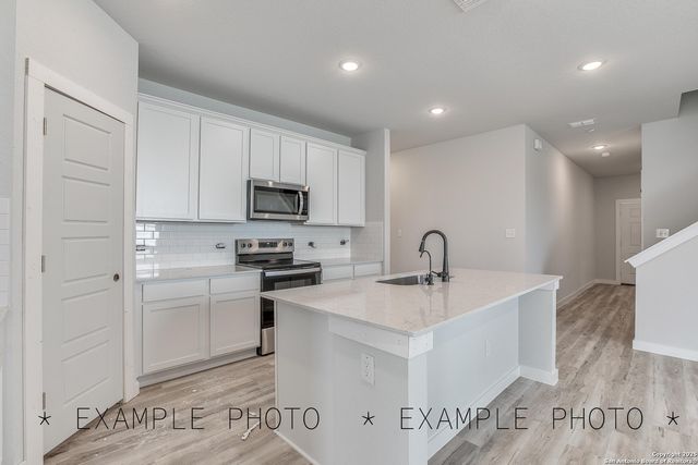 2125 Maestro Drive, Seguin, TX 78155
