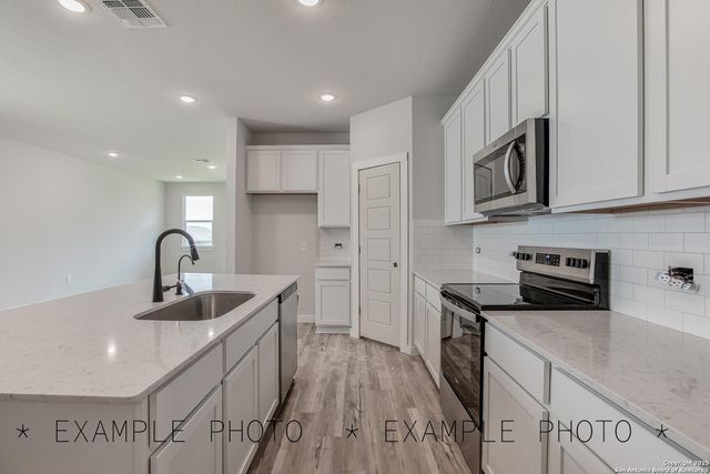 2125 Maestro Drive, Seguin, TX 78155