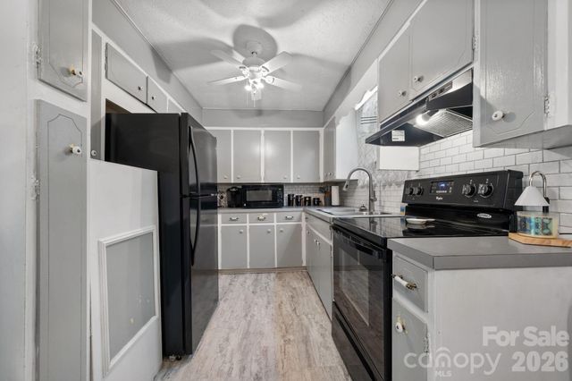2881 Highline Avenue, Valdese, NC 28690