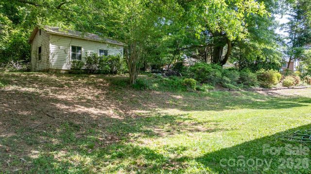 2881 Highline Avenue, Valdese, NC 28690