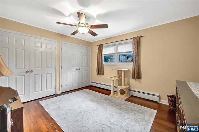 22 Chestnut, Bloomingdale, NJ 07403