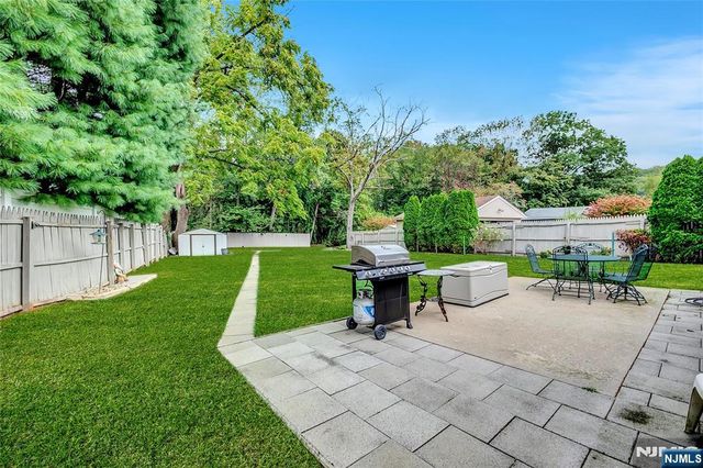 22 Chestnut, Bloomingdale, NJ 07403